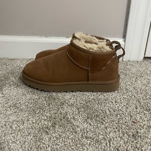 Size 7 ultra mini UGGs